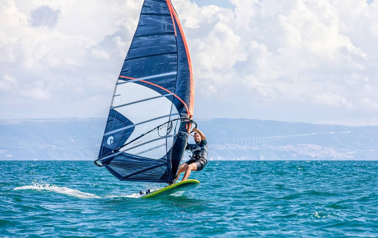 Windsurfen an der Costa degli Dei